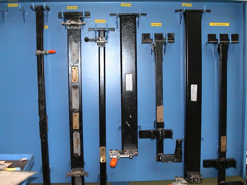 Outils rangés sur des emplacements identifiés